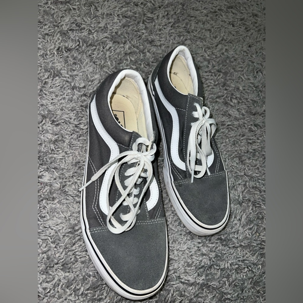 gray low top vans 🤍
